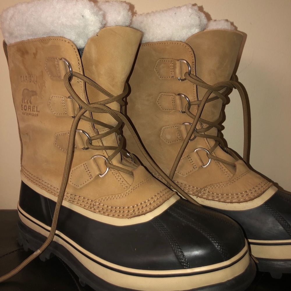Women’s Sorel Caribou boot. Like new!